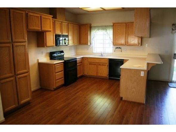 111 Cottage Pl - Photo 2 of 7