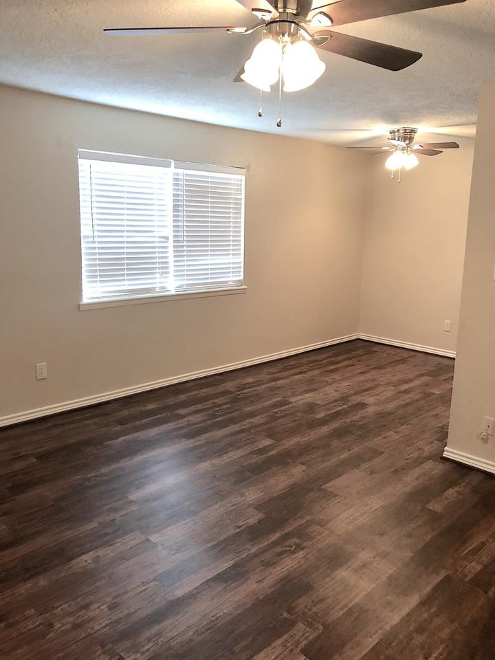 1008 N Houston Ave #2 - Photo 2 of 12