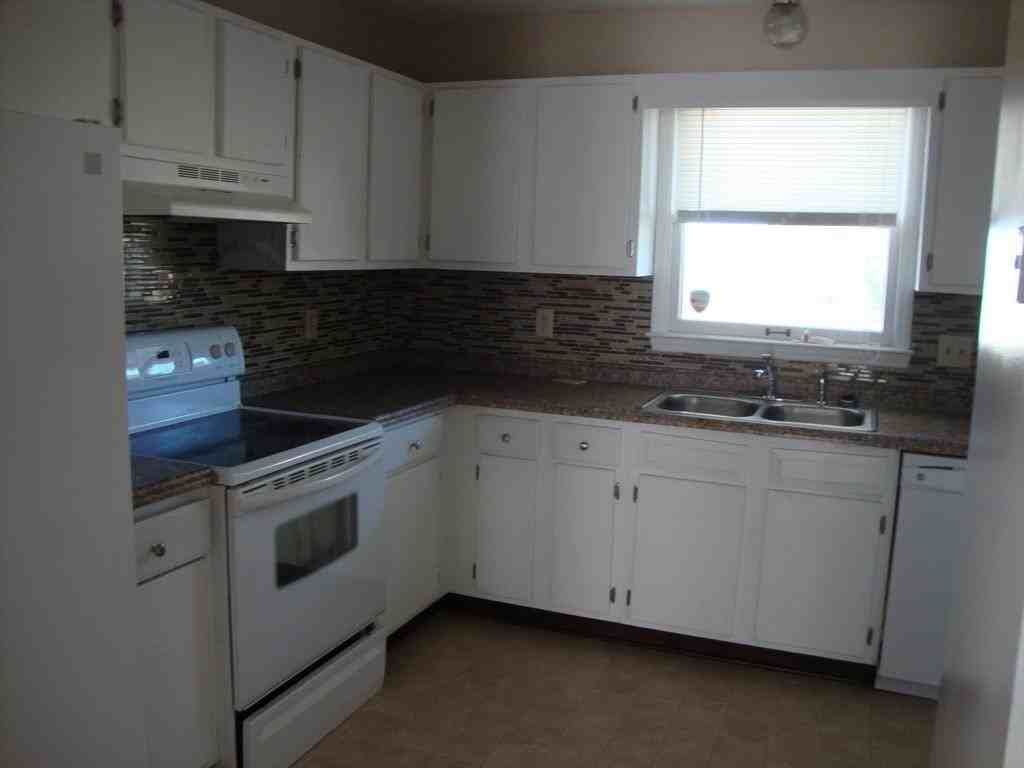 2208 Patriot Dr - Photo 2 of 12