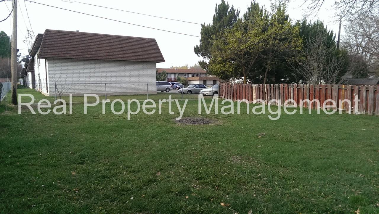 352 W 500 N - Photo 2 of 9