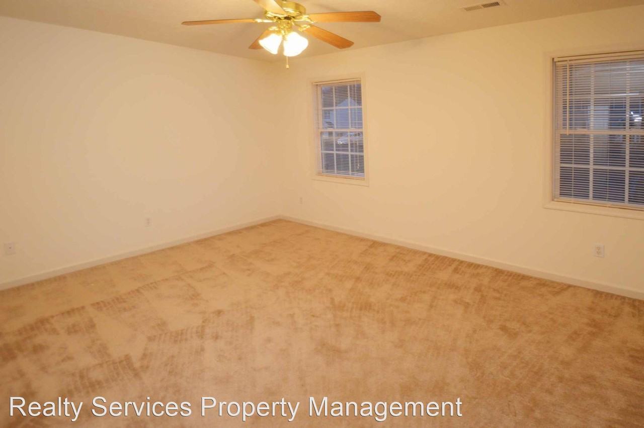 441B Three Creeks Ct - Photo 2 of 11