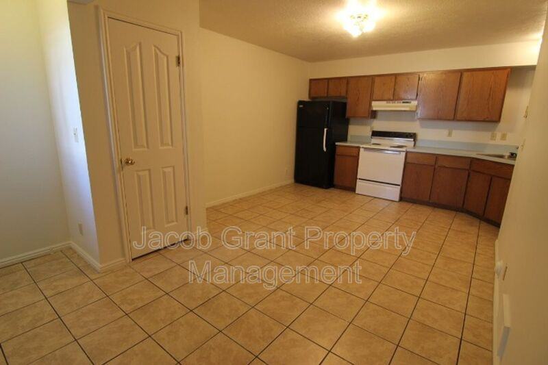 2112 Meppen Dr - Photo 5 of 10