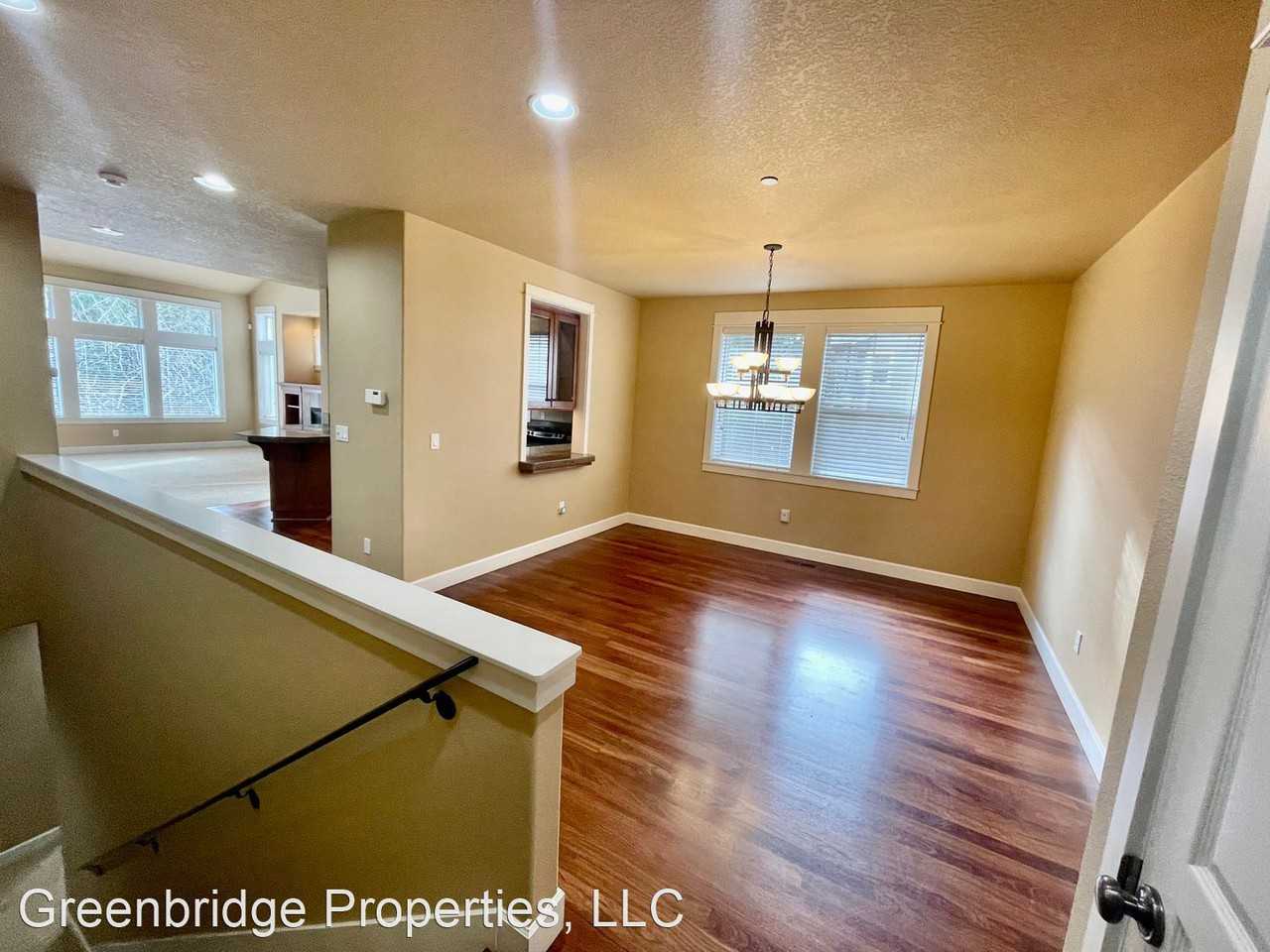 8557 Se Bristol Park Dr - Photo 3 of 49