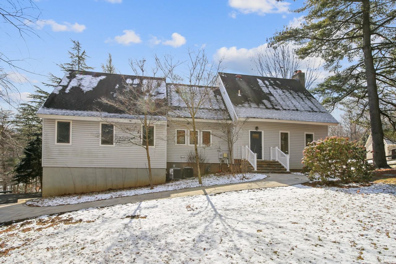 10929 Beach Mill Rd - Photo 3 of 29