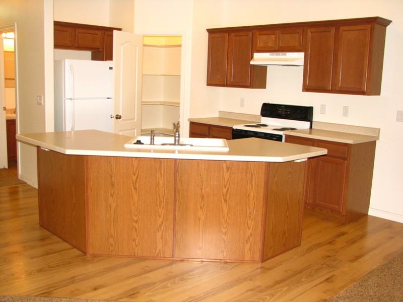 185 Vermont Ave - Photo 2 of 8