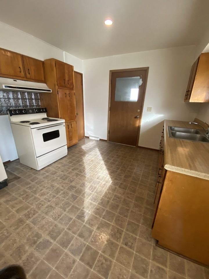 4103 E 107th St - Photo 2 of 10