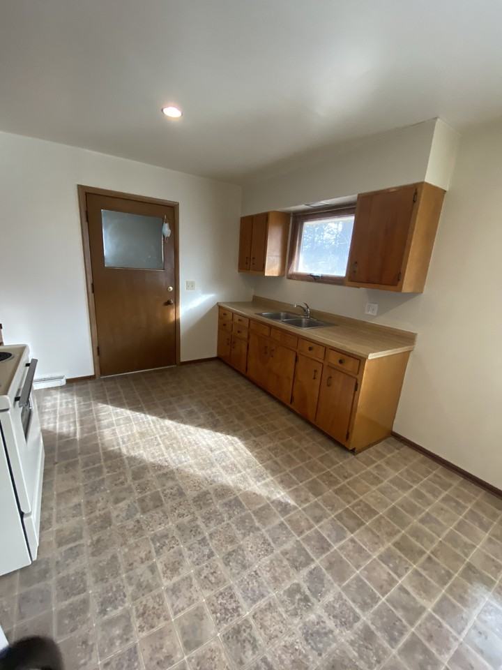 4103 E 107th St - Photo 3 of 10