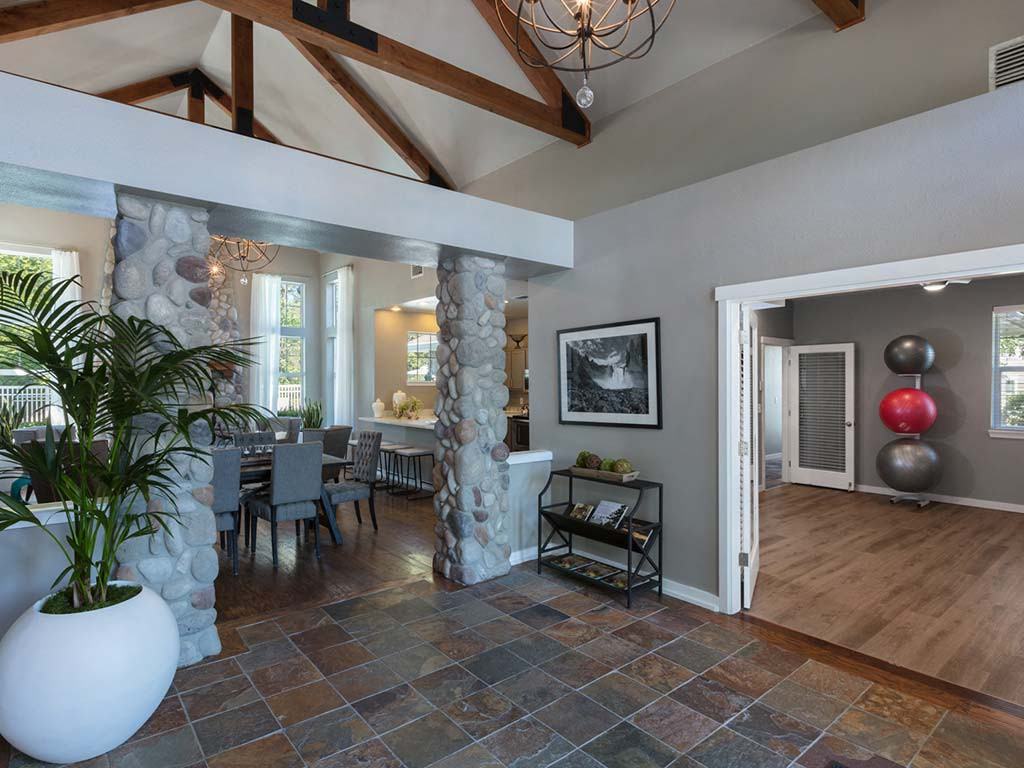 Echo Ridge - Photo 7 of 13