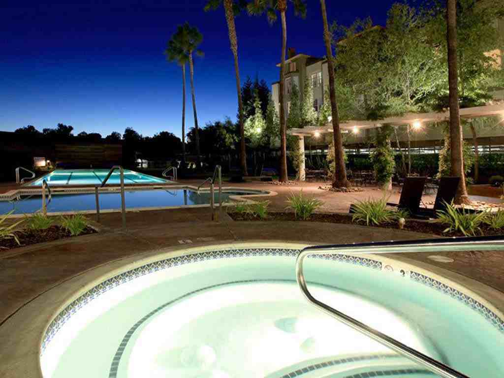 Enclave - Photo 7 of 9