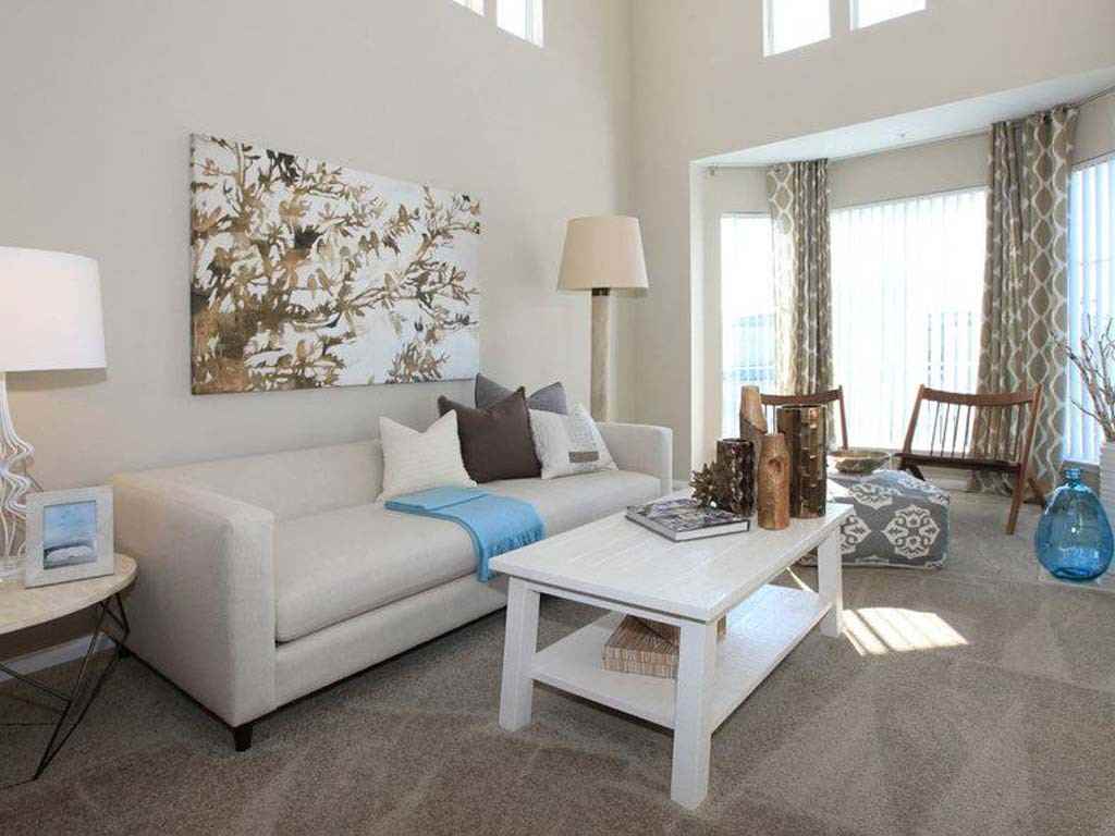 Enclave - Photo 4 of 9