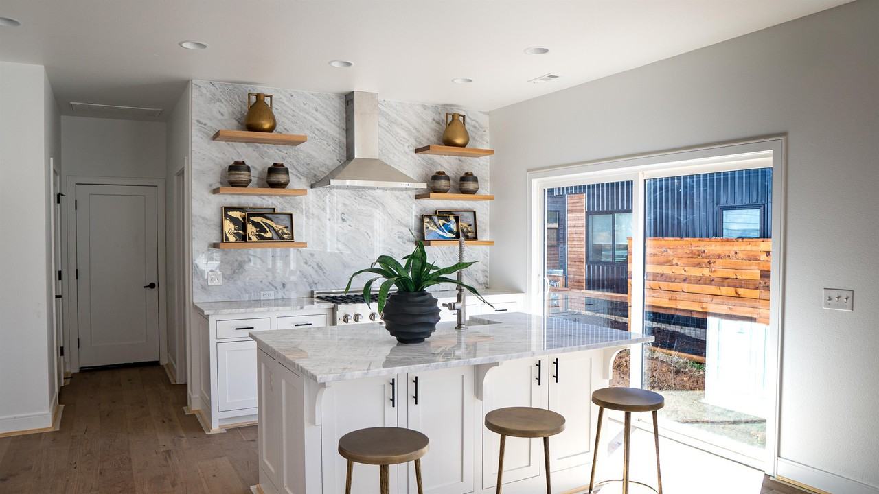 1047 South Hollywood Avenue #1