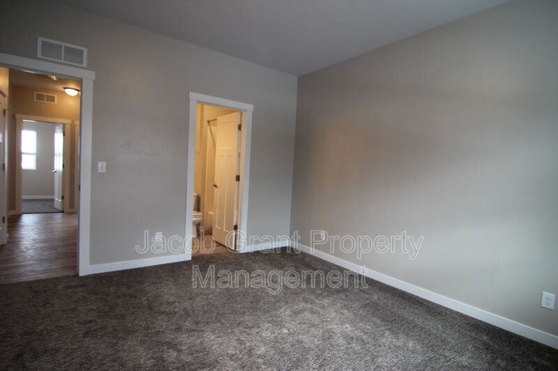 655 Ruby Court #301 - Photo 7 of 15