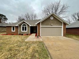 935 S Belcrest Ave - Photo 1 of 1