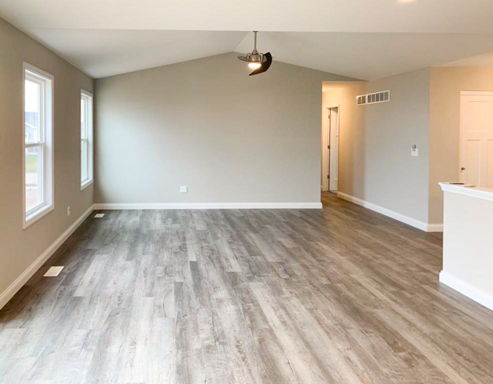 230 Huntleigh Parkway - Photo 3 of 6