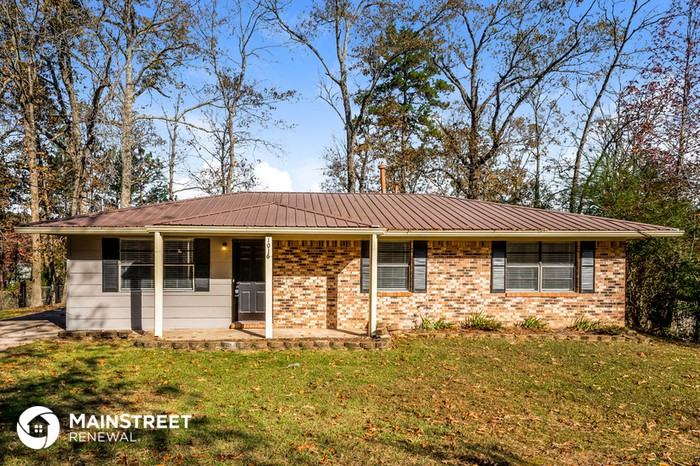 1016 Elm St - Photo 2 of 17
