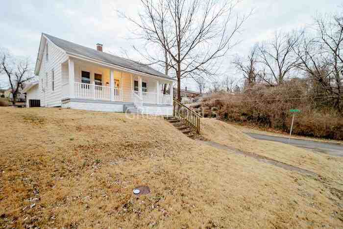 9801 Olympia St - Photo 3 of 23