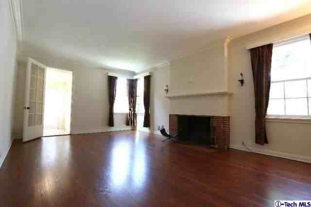 305 Duane Ave - Photo 2 of 14