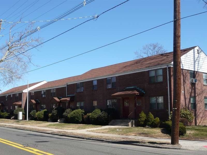 298 Terrace Ave #298B - Photo 2 of 3