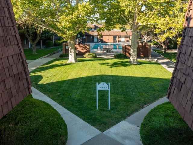 4201 Meadowlark Ln Se - Photo 3 of 16