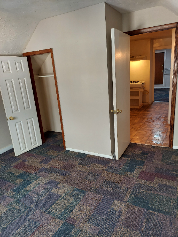 9617 Silk Ave #3rdFL - Photo 2 of 8