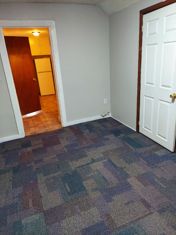 9617 Silk Ave #3rdFL - Photo 3 of 8