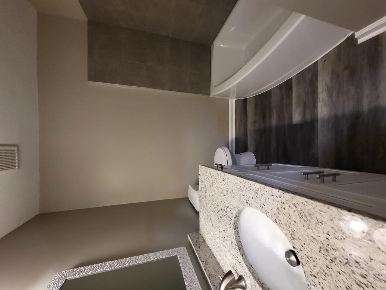 524 S Beltline Blvd3 #524-3 - Photo 2 of 18