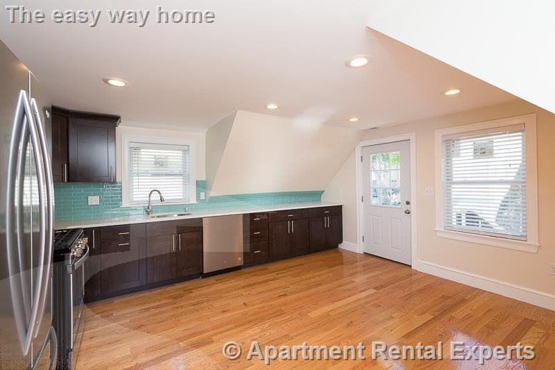 9 Rock Valley Ave #2 - Photo 6 of 25