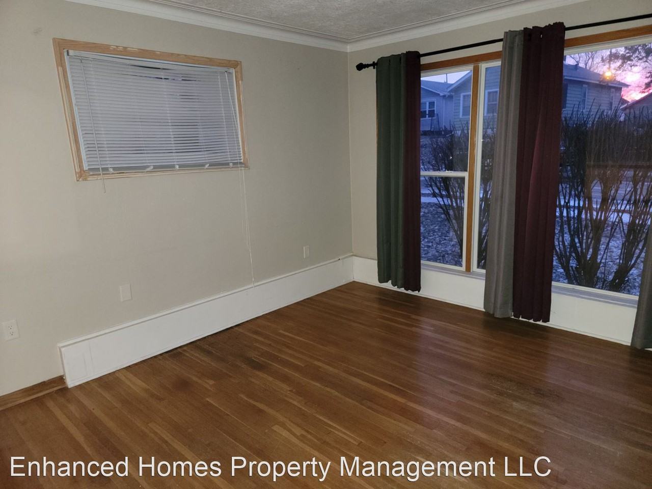 1844 31st St - Photo 3 of 17