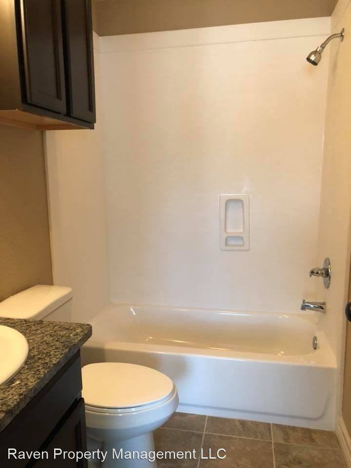 2002 20th St - Photo 3 of 18