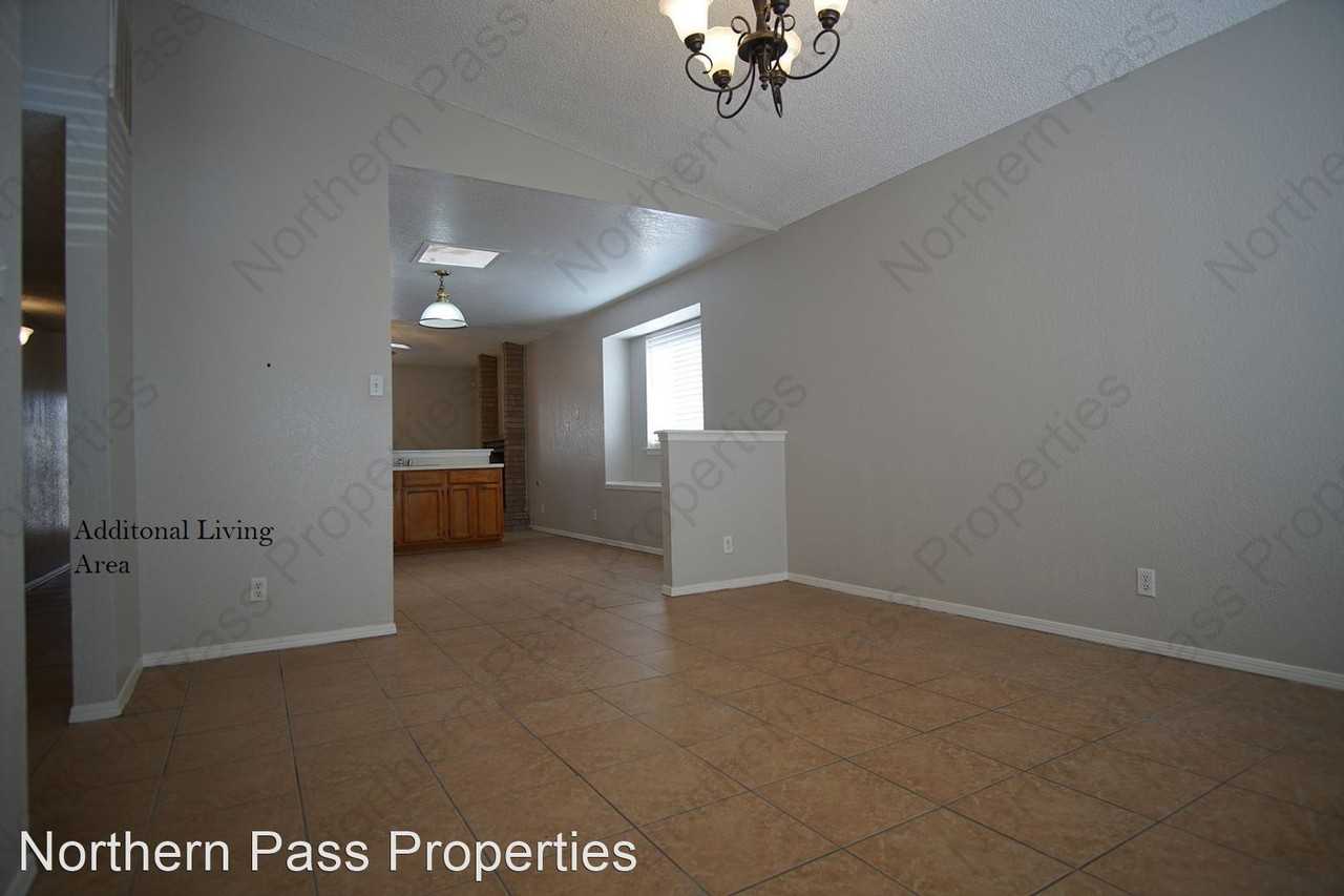 1417 Desierto Rico Ave - Photo 3 of 20