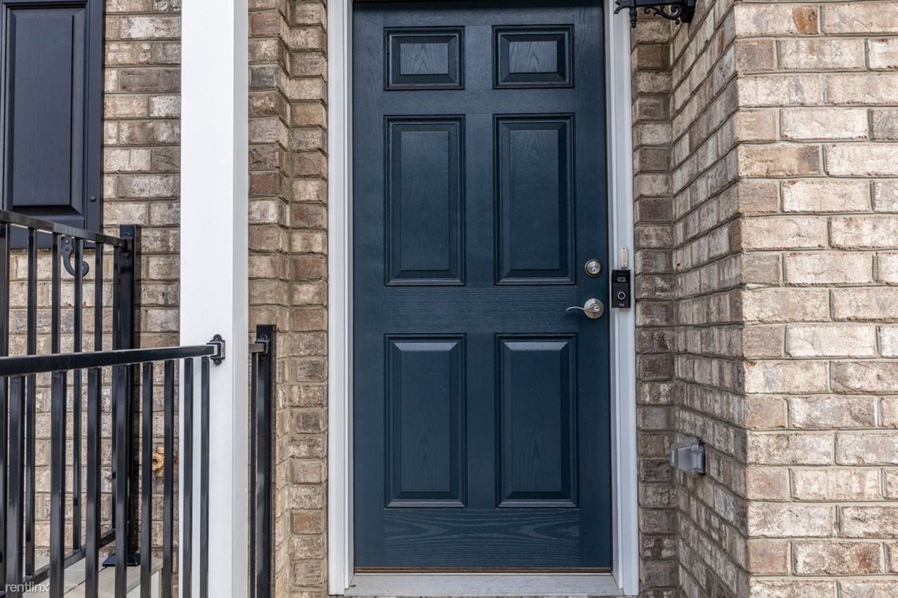 1030 Old Trail Dr - Photo 2 of 17