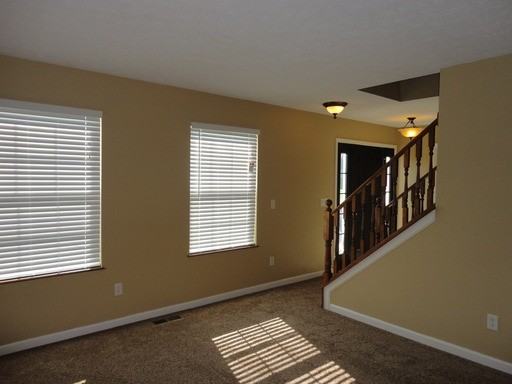 105 Daniel Dr - Photo 2 of 15