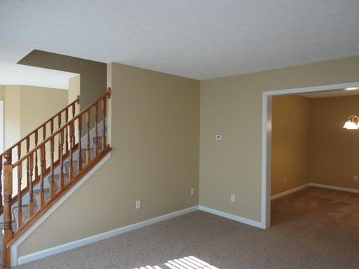 105 Daniel Dr - Photo 3 of 15