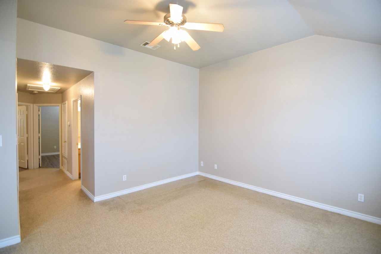 603 E Avenue M - Photo 5 of 17