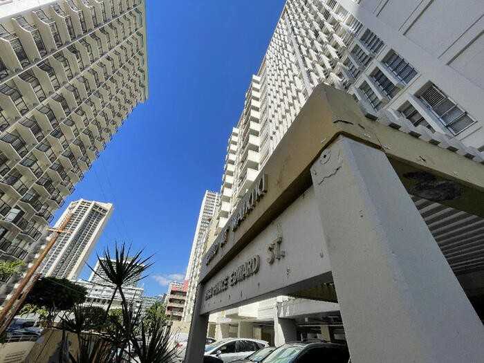 2464 Prince Edward St #1018