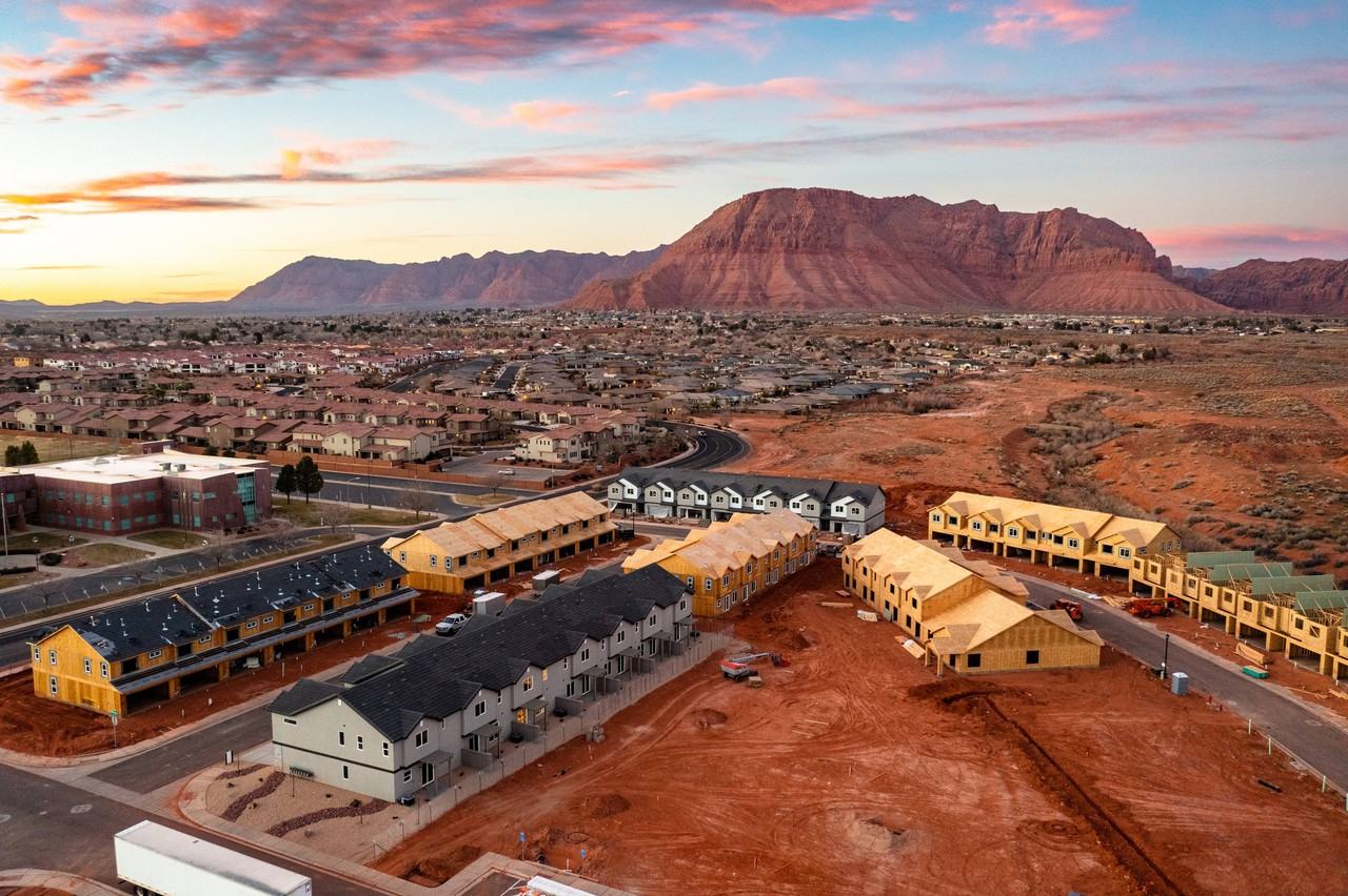 Desert Village Townhomes Apartments 2540 2540 Lava Lane, Unit 39 