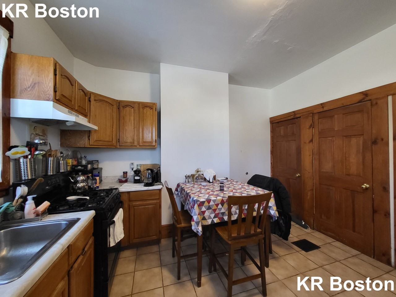 10 Higgins St - Photo 3 of 22