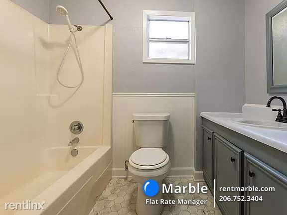 704 Edgemore Dr - Photo 2 of 13