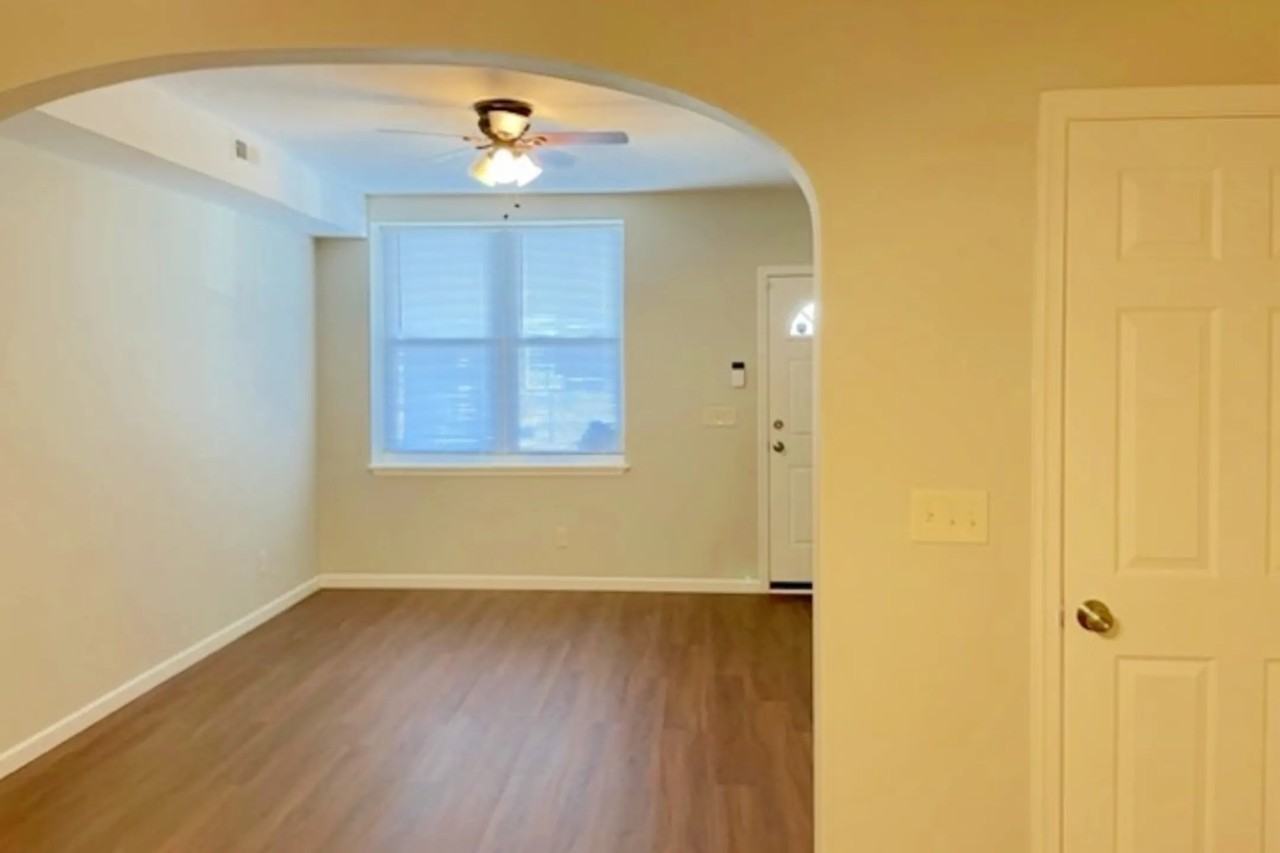404 Bonsal St - Photo 3 of 28