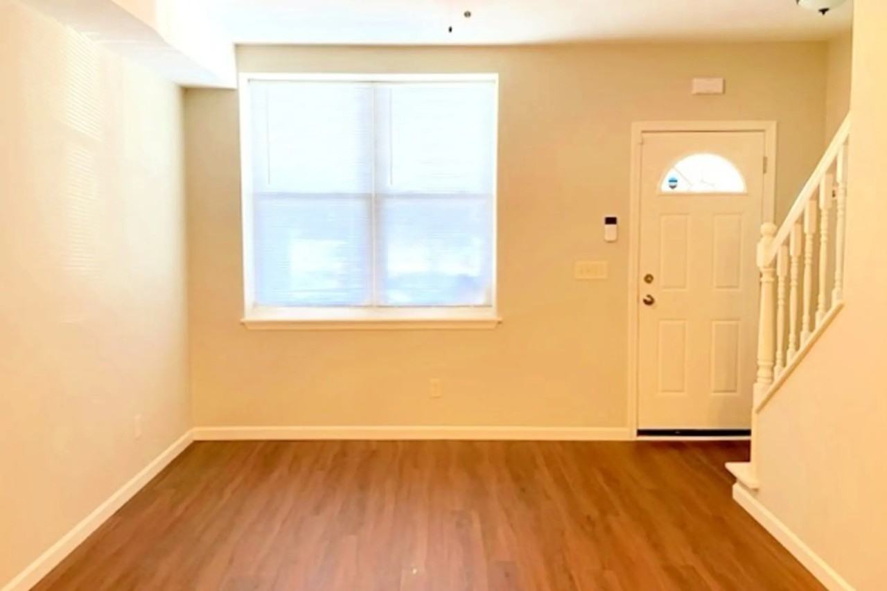 404 Bonsal St - Photo 2 of 28