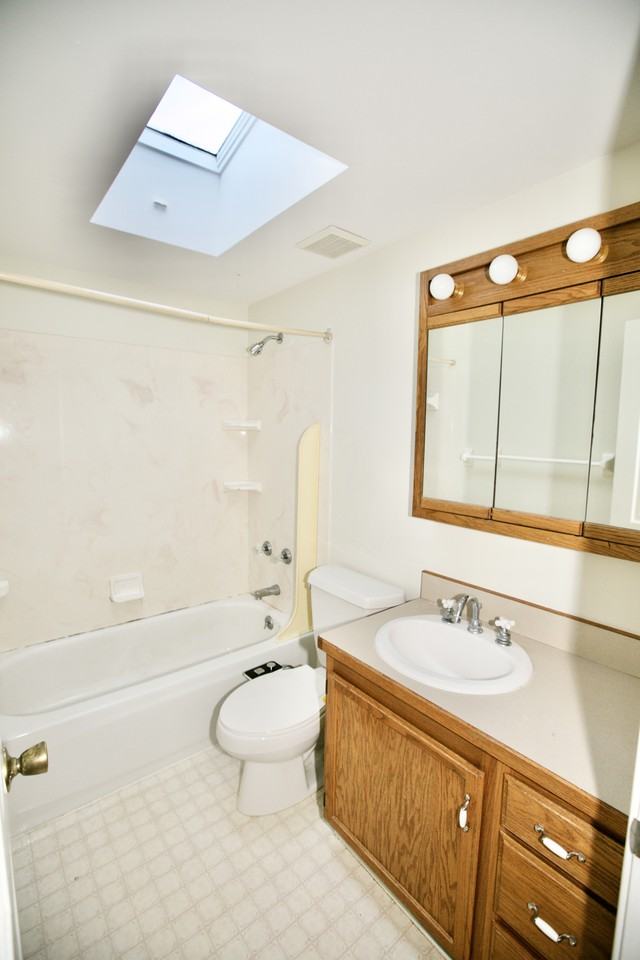 3252 Medina Ave - Photo 2 of 19