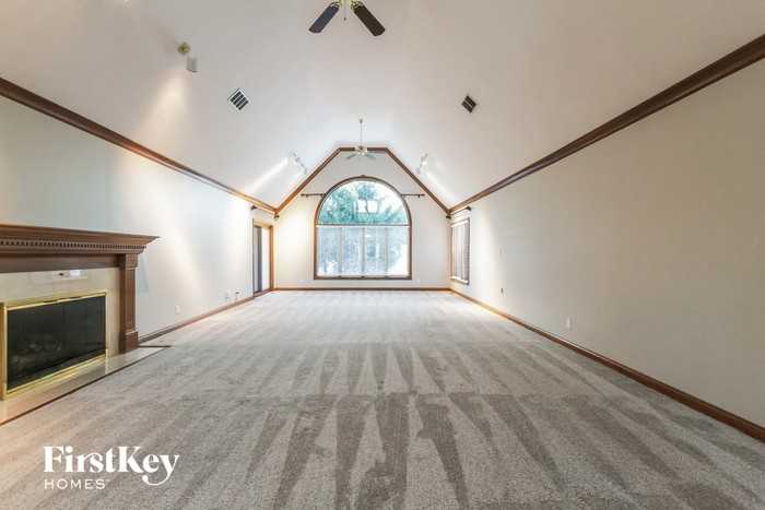6446 Forrest Commons Blvd - Photo 3 of 15