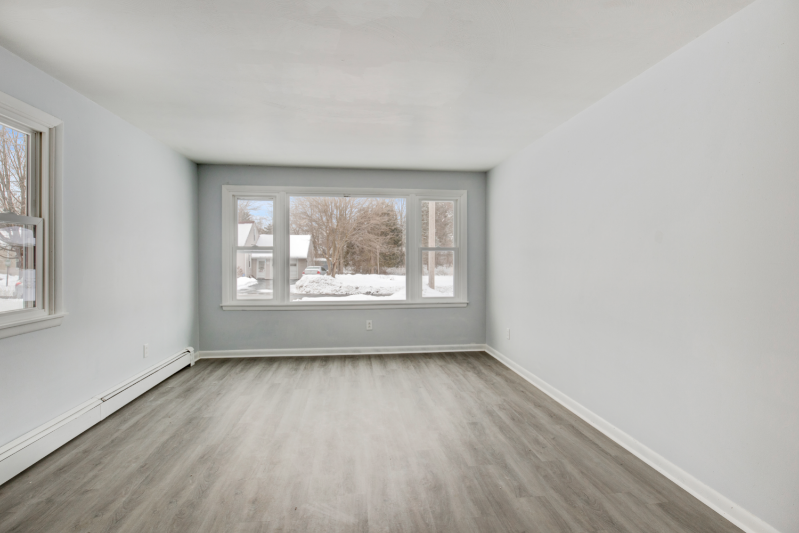 353 W Matson Ave - Photo 3 of 14