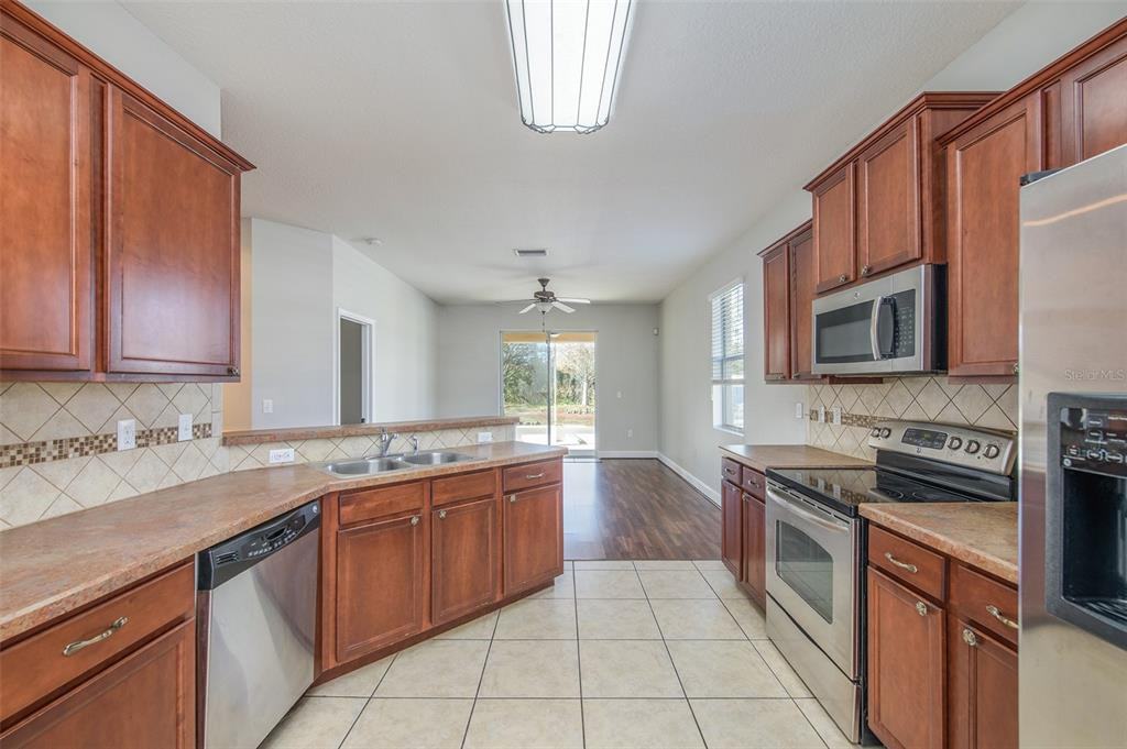 6039 Champions Gate Boulevard - Photo 3 of 12