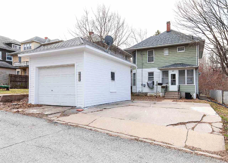 620 10th St - Photo 2 of 16