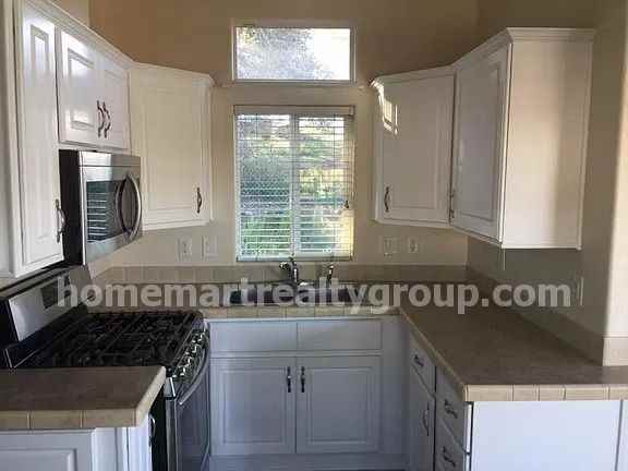 2205 Valley View Blvd - Photo 3 of 9