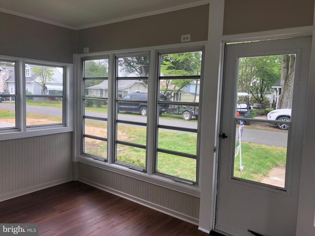6106 2nd St - Photo 3 of 15