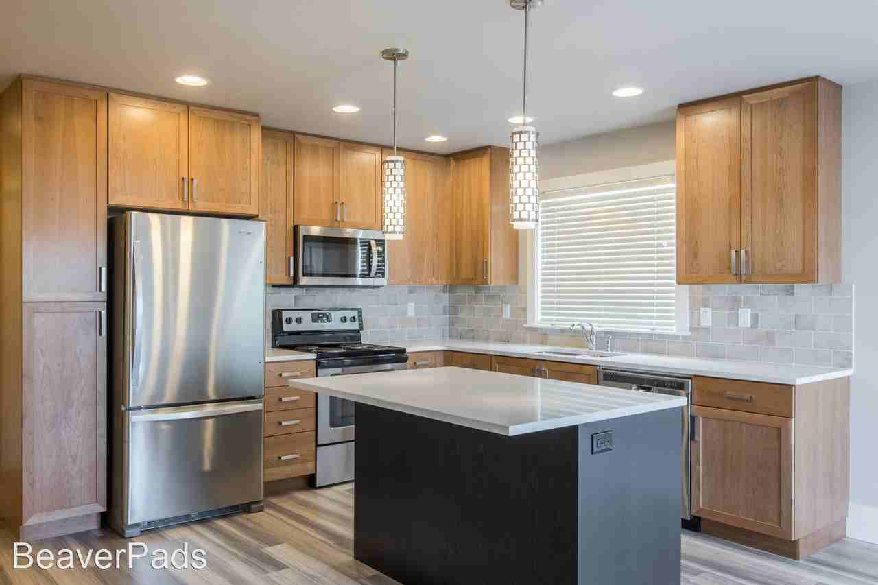 1008 NW 23rd St - Photo 2 of 16