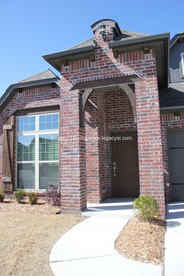 14734 S Urbana Ave - Photo 3 of 32