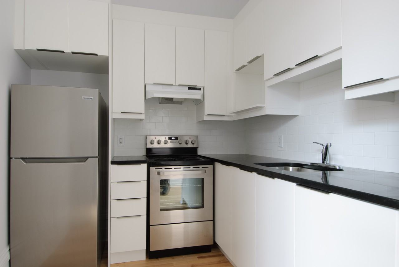 2100 Rue Saint-Denis #25 - Photo 3 of 7